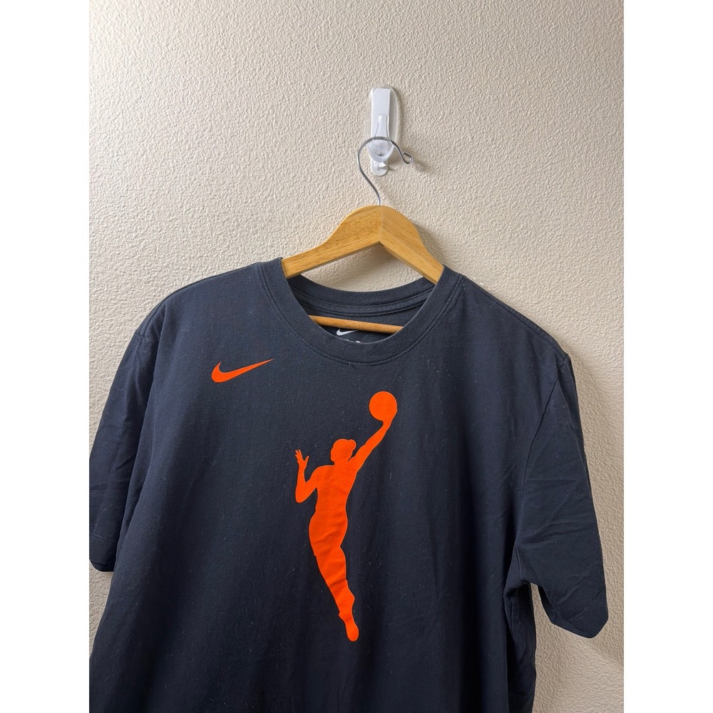 Nike WNBA Shirt Size Large - Picture 2 of 4